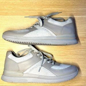 Everlane The Trainer